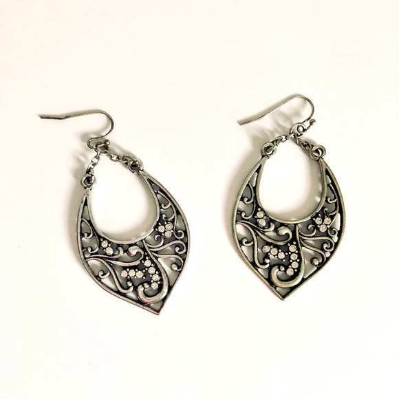 Jewelry - Silver Dangle Rhinestone Earrings